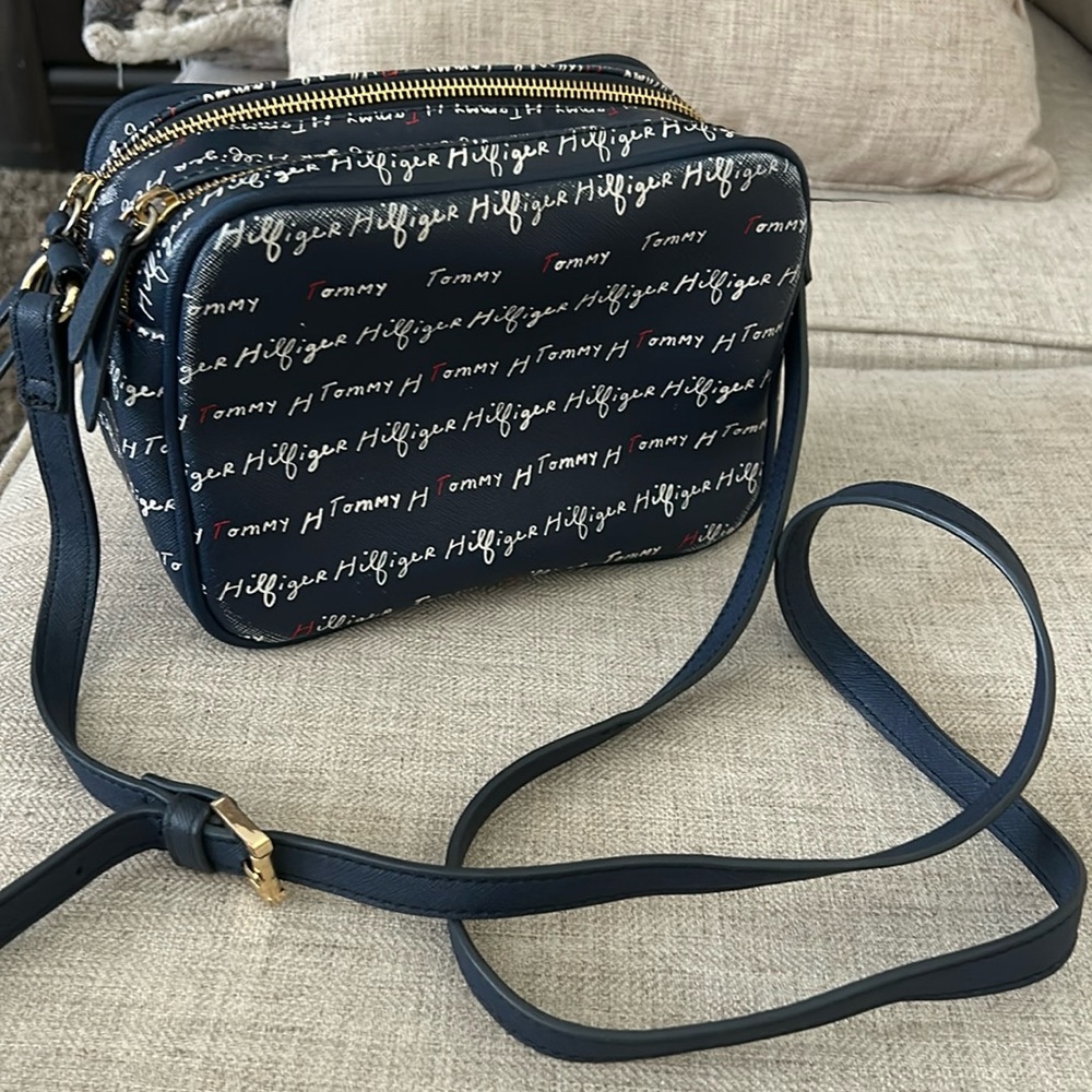 Tommy Hilfiger crossbody purse